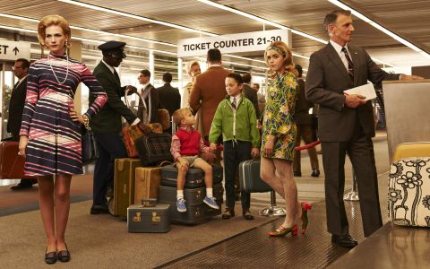 The Francis family shows off some fancy traveling duds in this promotional photo for the seventh season. Notice that the boys are wearing sneakers, but they're also wearing a vest and tie, she said. Sally's style is fashion-forward but still formal and appropriate for airplane travel at the time.