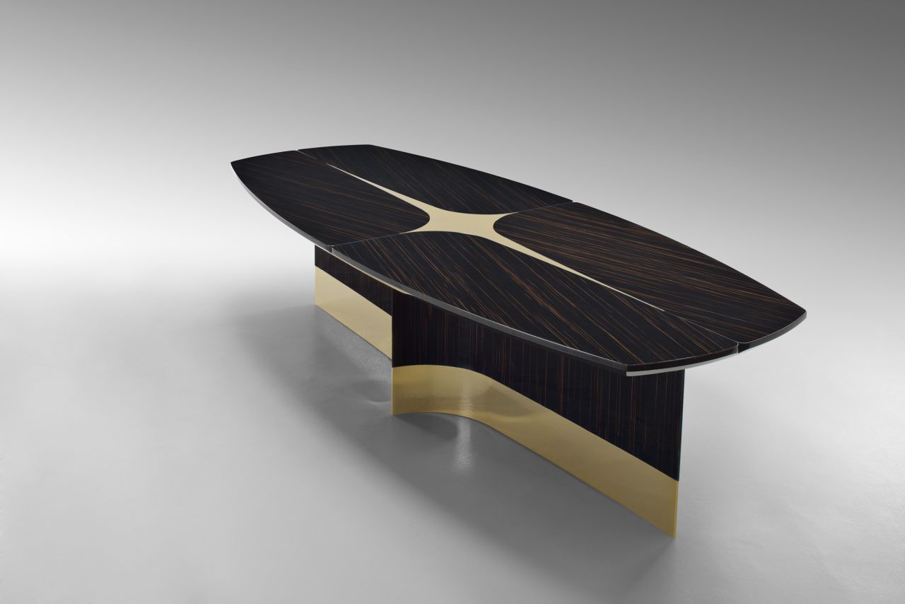 On display was also Fendi's "Star Table", created in collaboration with the architect and designer Thierry Lemaire. The table is made of glossy macassar ebony, with polished brass details. 