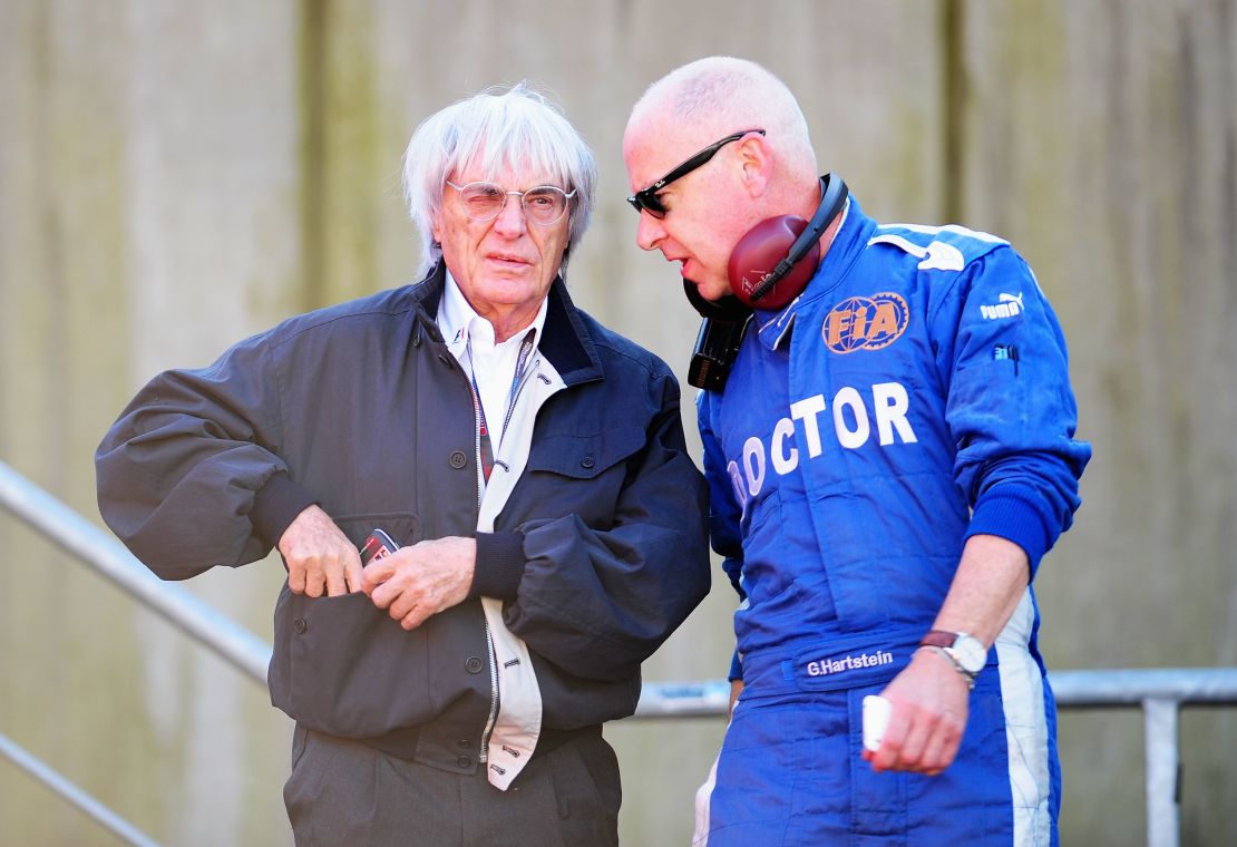 Gary Hartstein (R) talks to F1 supremo Bernie Ecclestone