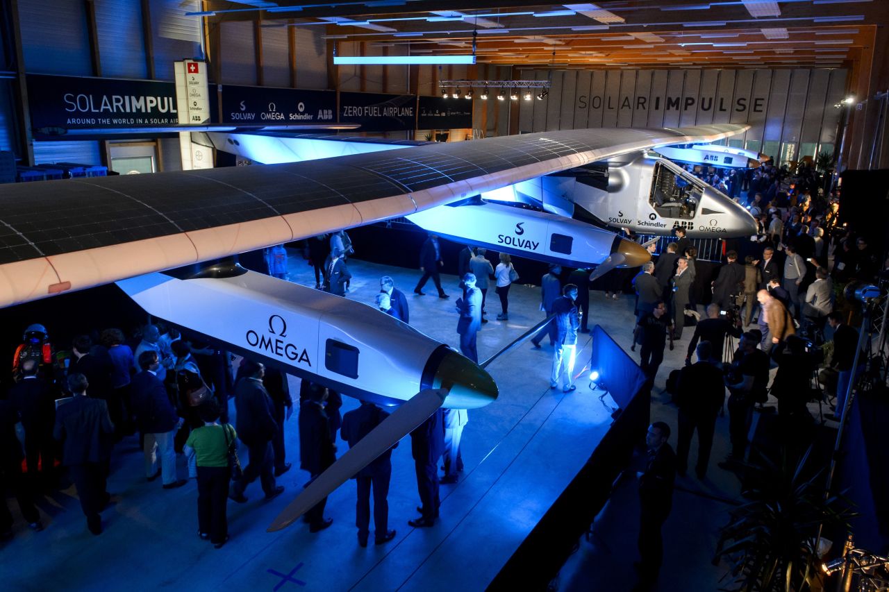 Solar Impulse es un avión monoplaza diseñado para tener "autonomía ilimitada", con el objetivo de convertirse en el primer avión propulsado por energía solar en dar la vuelta al mundo.