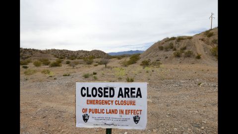 A sign announces the closure of public land during the cattle roundup. 