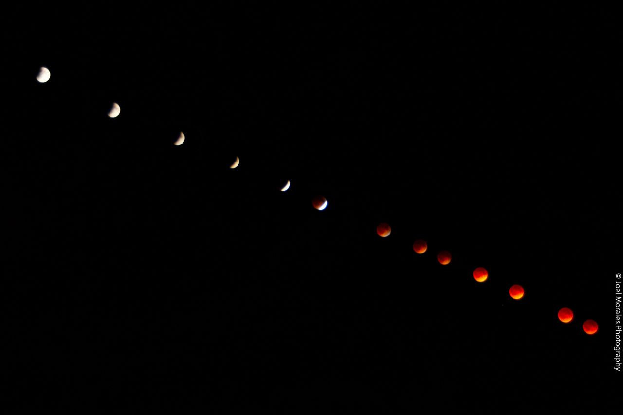 Joel Morales dice que superimpuso 100 imágenes separadas para crear esta foto de progresión de la luna de sangre sobre Dundedin, Florida, en abril.
