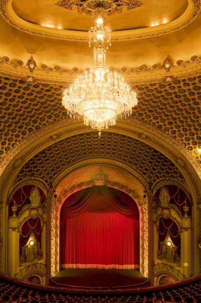 Aussie architect Eli White based his masterpiece on the work of American John Eberson, resulting in a mishmash of Gothic, Italian and art deco styles. The theater has the second largest chandelier in the world and a priceless Wurlitzer organ.