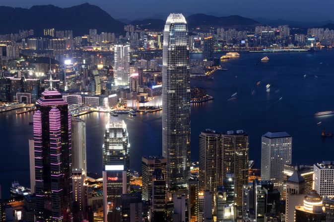 Magnificent Hong Kong often leaves business travelers begging for a flight cancellation. Until that happens, here's how to squeeze in all the fun.