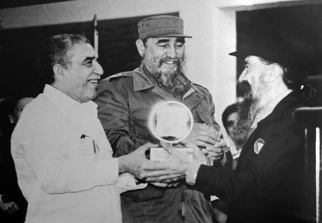 Gabo junto a Fidel Castro y el director cinematográfico Fernando Birri. San Antonio de los Baños, Cuba 15 de diciembre de 1986.