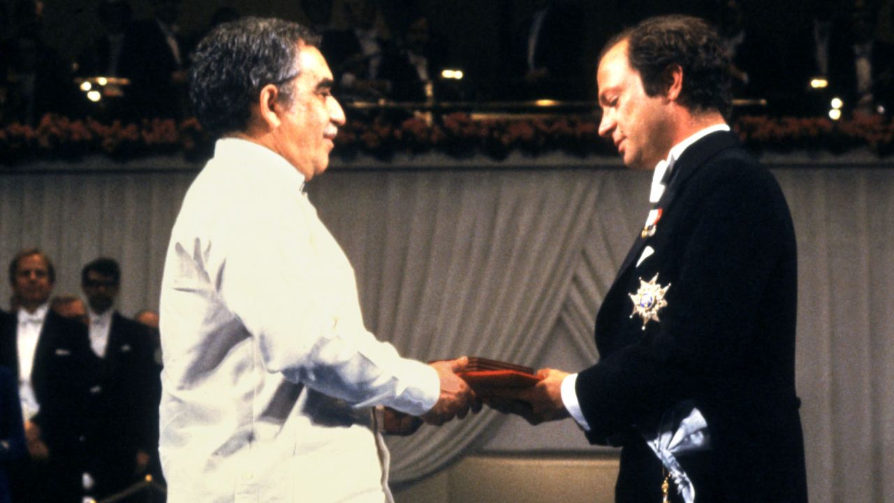 King Carl Gustaf of Sweden, right, presents García Márquez with the Nobel Prize in Literature on December 10, 1982.