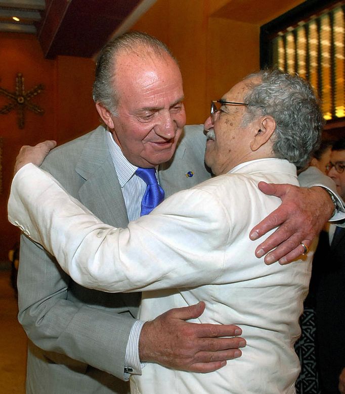 El rey Juan Carlos de España junto a García Márquez. Cartagena, Colombia. 26 de marzo de 2007.