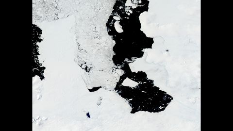 By December 2013, the iceberg had begun to move into Pine Island Bay.