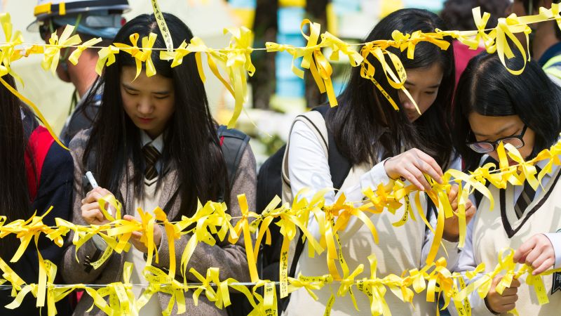 South Korea Ferry Disaster Yellow Ribbons Become Symbol Of Hope Cnn