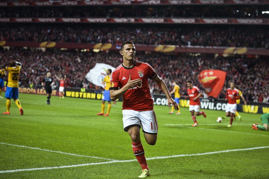 Rodrigo Lima gave Benfica a slender 2-1 first leg advantage with a stunning late strike in Lisbon.