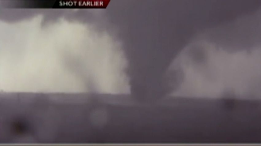 vo mo news chopper catches tornado_00002308.jpg