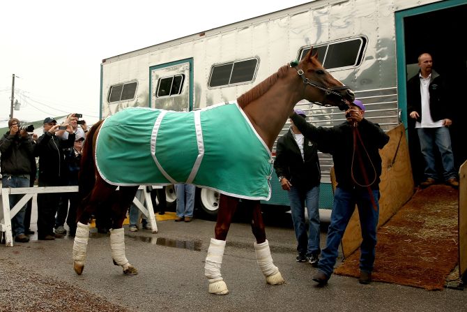 California Chrome has arrived at Louisville for the Kentucky Derby build-up and remains the favorite to win the famous trophy.
