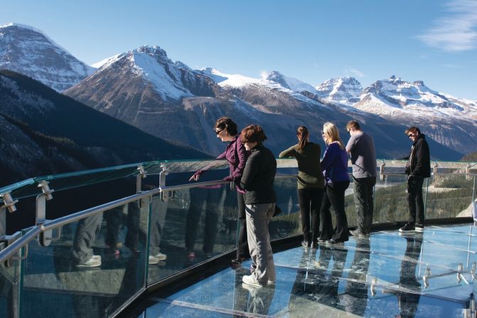 A Discovery Trail cliff-edge walkway leading to the glass platform includes six interpretive stations and an audio tour focusing on the glaciology, biology and ecology of Canada's Columbia Icefield region.