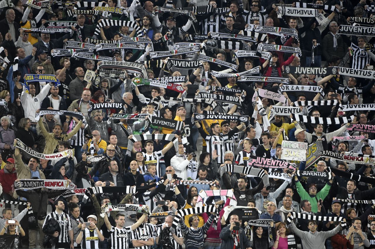 Juve's fans were in full voice before their Europa League semifinal with Benfica, the Italian side trailing 2-1 from the first leg.