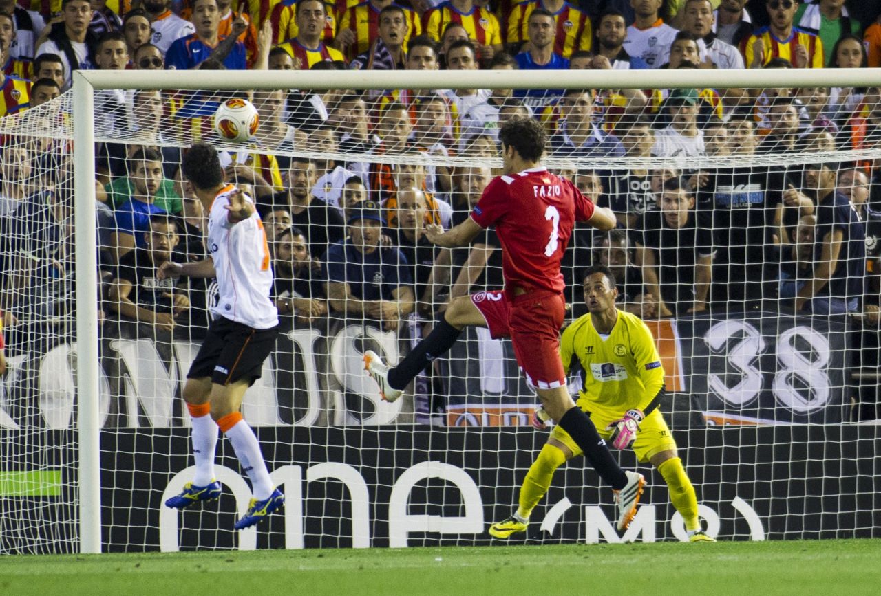 Valencia trailed fellow Spaniards Sevilla 2-0 from the first leg but after an early Sofiane Feghouli goal, forward Jonas' header finds the net via the crossbar and a touch from Sevilla goalkeeper Beto to level the tie.