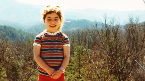 In 1987, during her early travel days, Kearl visited the Smoky Mountains in Tennessee.