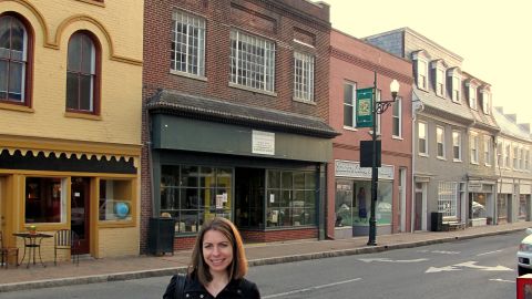 Kearl visited Staunton, in Virginia's Shenandoah Valley, in 2010. She currently lives in Reston, Virginia and has lived in seven states, but "I don't identify any one of them as home," she writes. "The nation is my home, with its diverse landscapes, communities and landmarks."