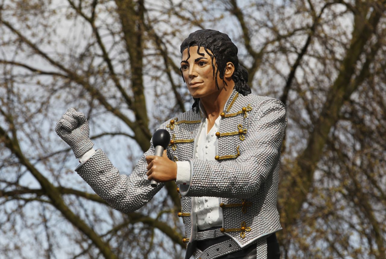 The giant Jackson statue split opinion among the club's fans and when American billionaire Shahid Khan bought the club in 2013 he had it removed.