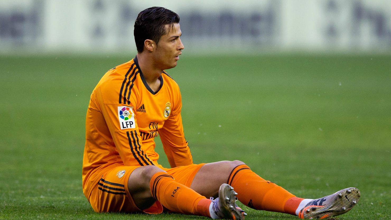Cristiano Ronaldo lasted just nine minutes of Real Madrid's game at Valladolid after suffering an injury. 