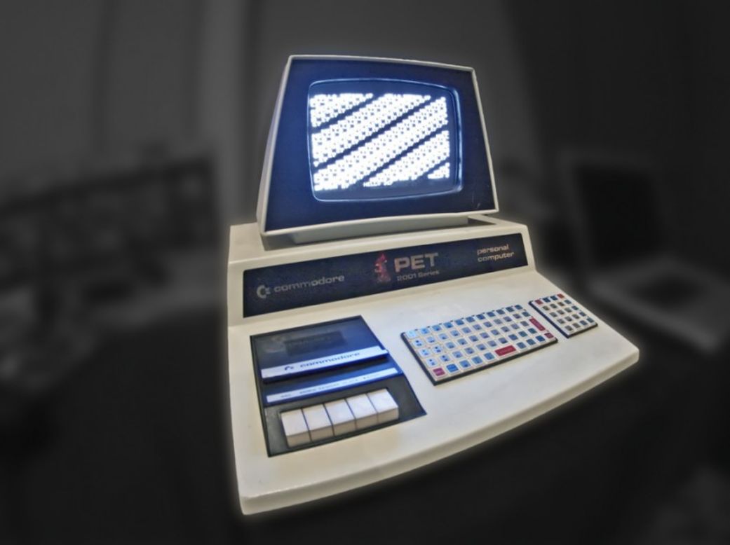 Presentada en 1977, fue la primera computadora totalmente equipada de Commodore. Tuvo un tremendo éxito en las escuelas, pero más tarde fue superada en ventas por máquinas que mostraban gráficas a color en alta resolución, al igual que sonido. 