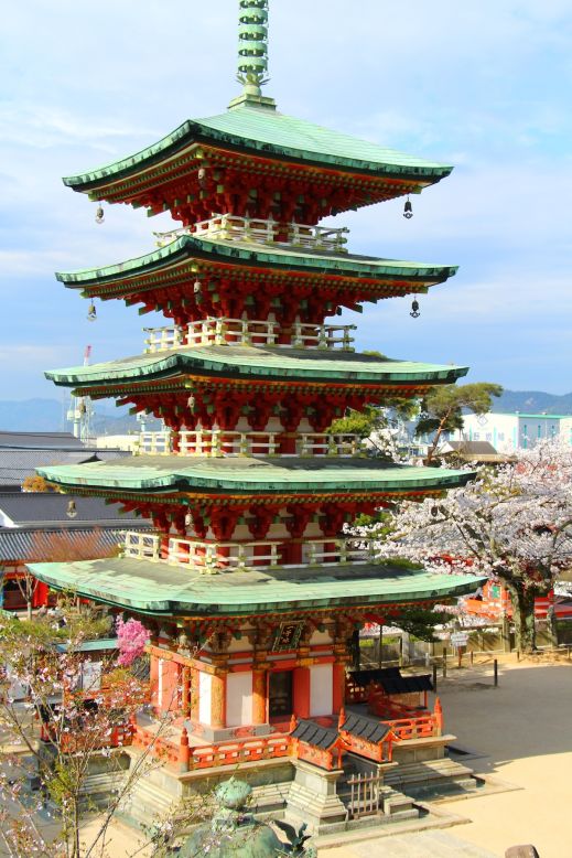 Kosanji Temple's five-tiered pagoda is also located on Ikuchi Island.