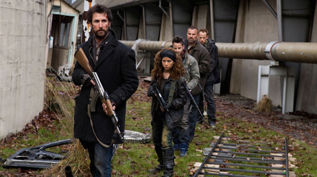 An alien invasion has wiped out about 90% of the world's population and the survivors in post-apocalyptic Boston band together to fight back. But can a group of civilians stand a chance against the mechanical attack drones in the U.S. show "Falling Skies."
