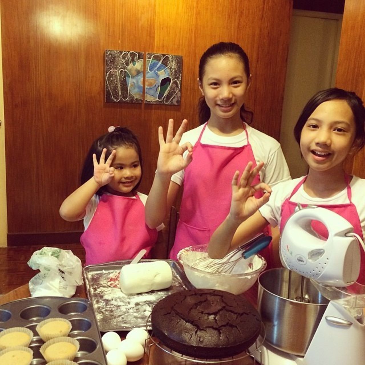 The De Armas sisters -- Leila, 13, Julia, 12, and Sophia, 3 -- started baking cupcakes in 2012 after they saw their father baking his "special cookies." They took 11 months to test the quality of their recipe, and the girls officially formed TresMarias Cupcakes this year.  