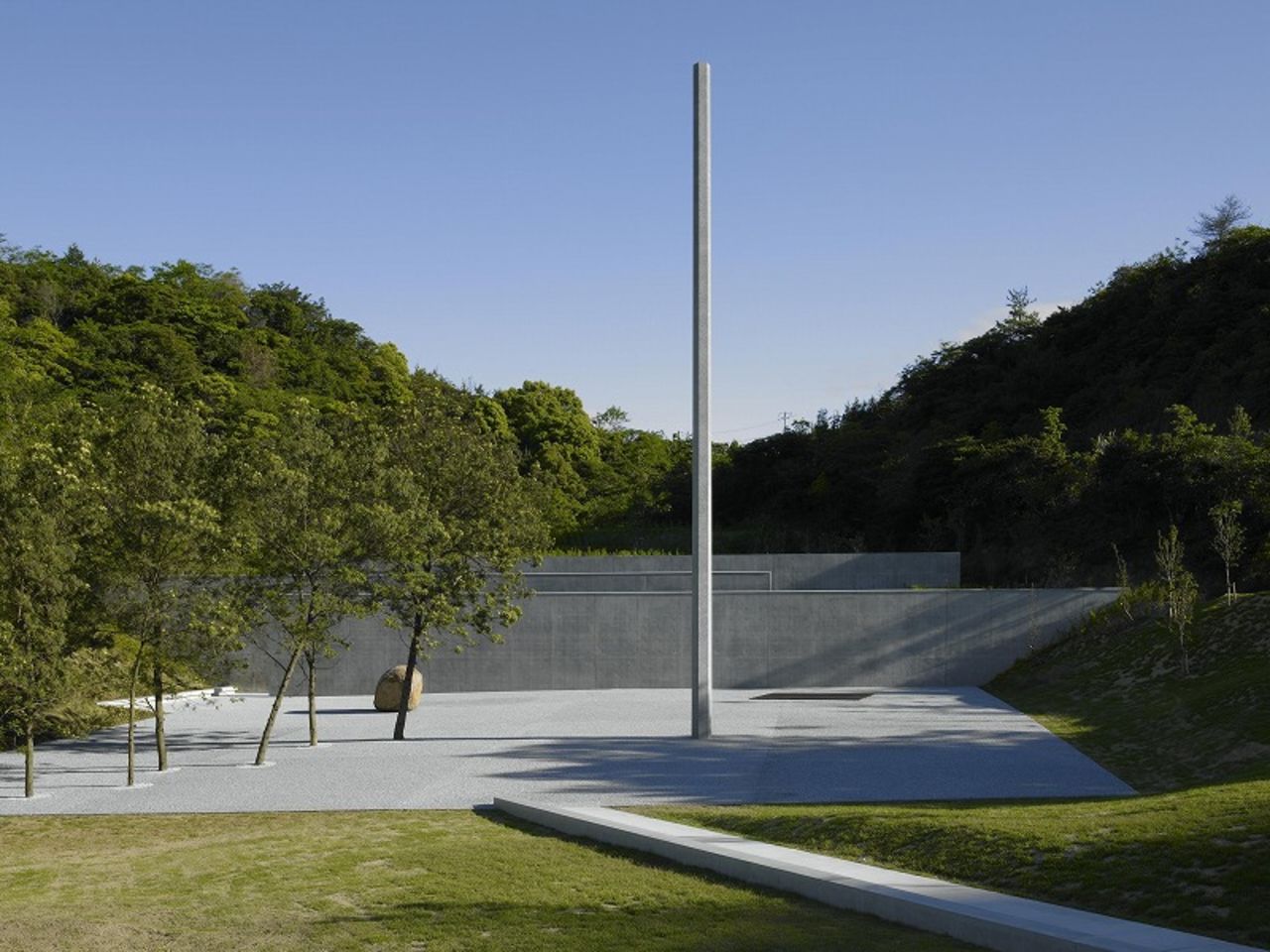 Among delights of Naoshima are hidden venues that appear unexpectedly. The Lee Ufan Museum, yet another beautifully designed Tadao Ando structure, is almost entirely out of sight behind a nondescript wall and built into the earth. 