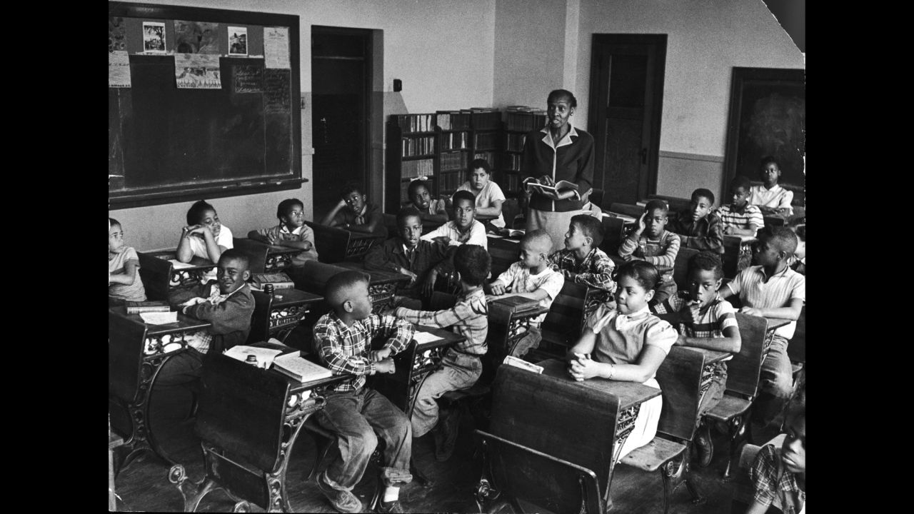 The Brown sisters attend class at Monroe Elementary School in 1953. Linda is on the front row on the right, and Terry Lynn is in the far left row, third from the front.