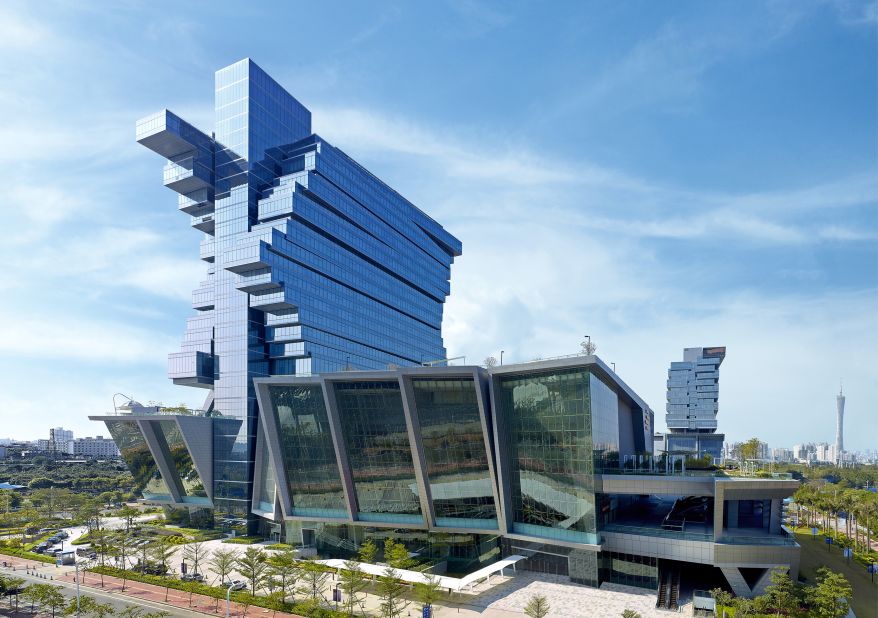 Both buildings in this hospitality and exhibition complex in Guangzhou, China, offer exhibition space on lower floors. One of the buildings is topped by offices, the other by a five-star hotel containing, among other facilities, the city's largest ballroom with an area of nearly 5,000 square meters. <strong>Architects: </strong>Andrew Bromberg of Aedas