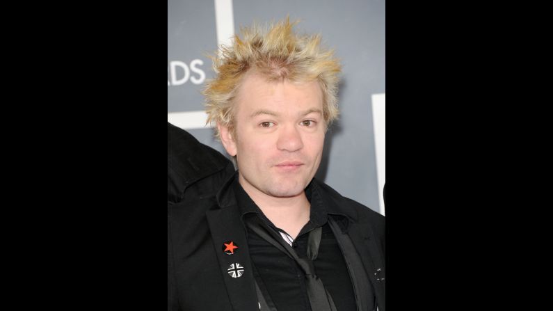 Musician Deryck Whibley <a target="_blank" target="_blank">has blogged about his problems with alcohol.</a> The Sum 41 group member and former husband of Avril Lavigne said he had been off the scene for a while because he had been hospitalized after "drinking hard every day."