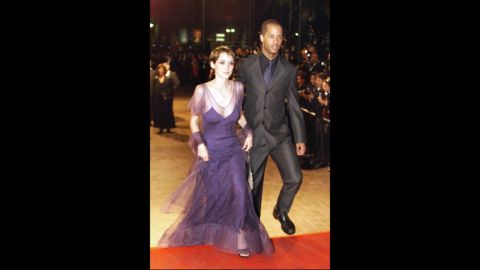 U.S. actress Winona Ryder arrived at the 51st Cannes film festival with a man she would not reveal the identity of. She did however reveal her love of tulle. The pair attended the gala screening of "Fear and Loathing in Las Vegas" directed by Terry Gilliam. 