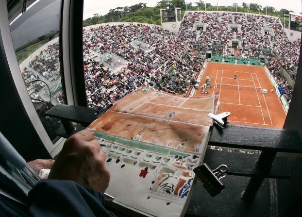 Blanc is not alone in painting the French Open. Franck Lehodey here recreates Monfils' clash with Dick Norman in 2006.