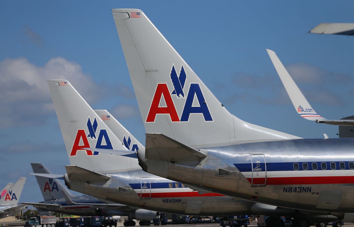 1981: American Airlines is recognized as being the first airline to offer the industry's first frequent flyer program with AAdvantage. 