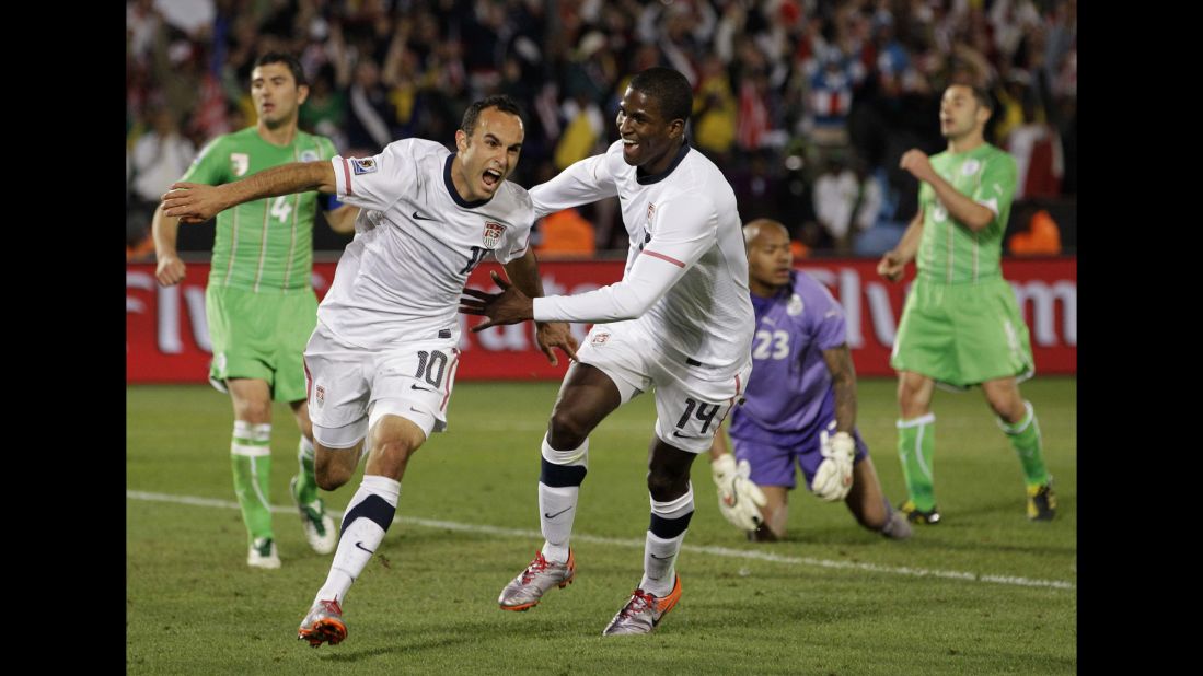 Clint Dempsey closes in on Landon Donovan's U.S. national team goals record