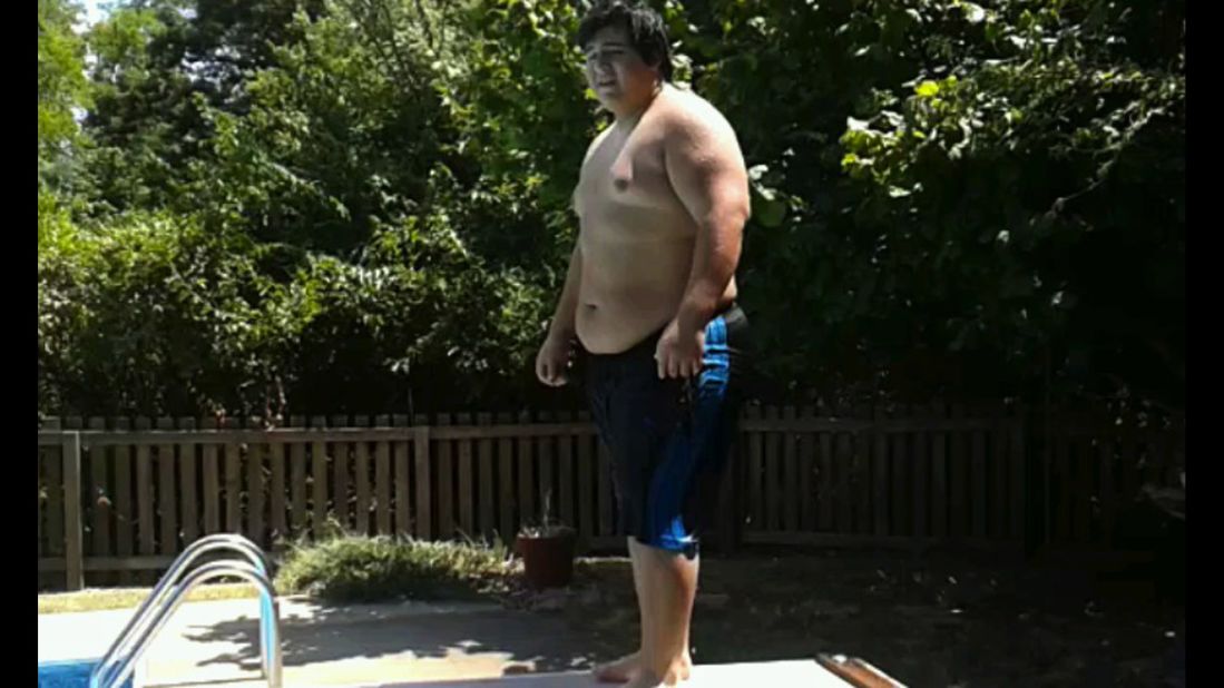Looking at this photo from summer 2012, <a href="http://ireport.cnn.com/docs/DOC-1129278">Edgar Hernandez</a> thinks, "How could I have let myself get that big? How could I have let myself go to the point I stopped caring about my body?"
