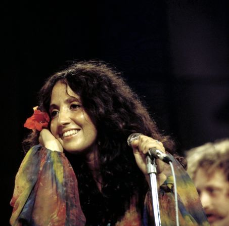 Maria Muldaur hit the Top 10 with <a href="index.php?page=&url=http%3A%2F%2Fwww.youtube.com%2Fwatch%3Fv%3DYt2O4Y_sQ98%26feature%3Dkp" target="_blank" target="_blank">"Midnight at the Oasis,"</a> a romantic song that sent camels to bed and maintained that cactus "is our friend." 