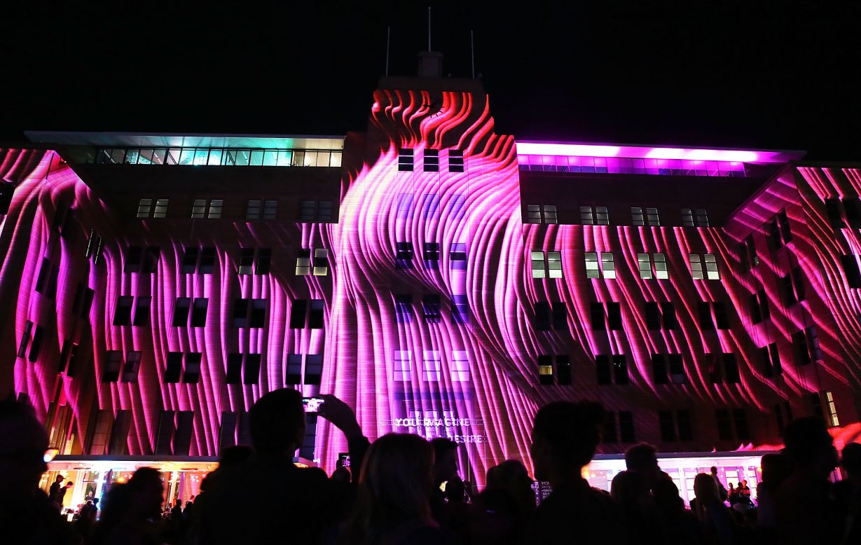 The spectacular displays of the MCA Projection will continue until January 1. 
