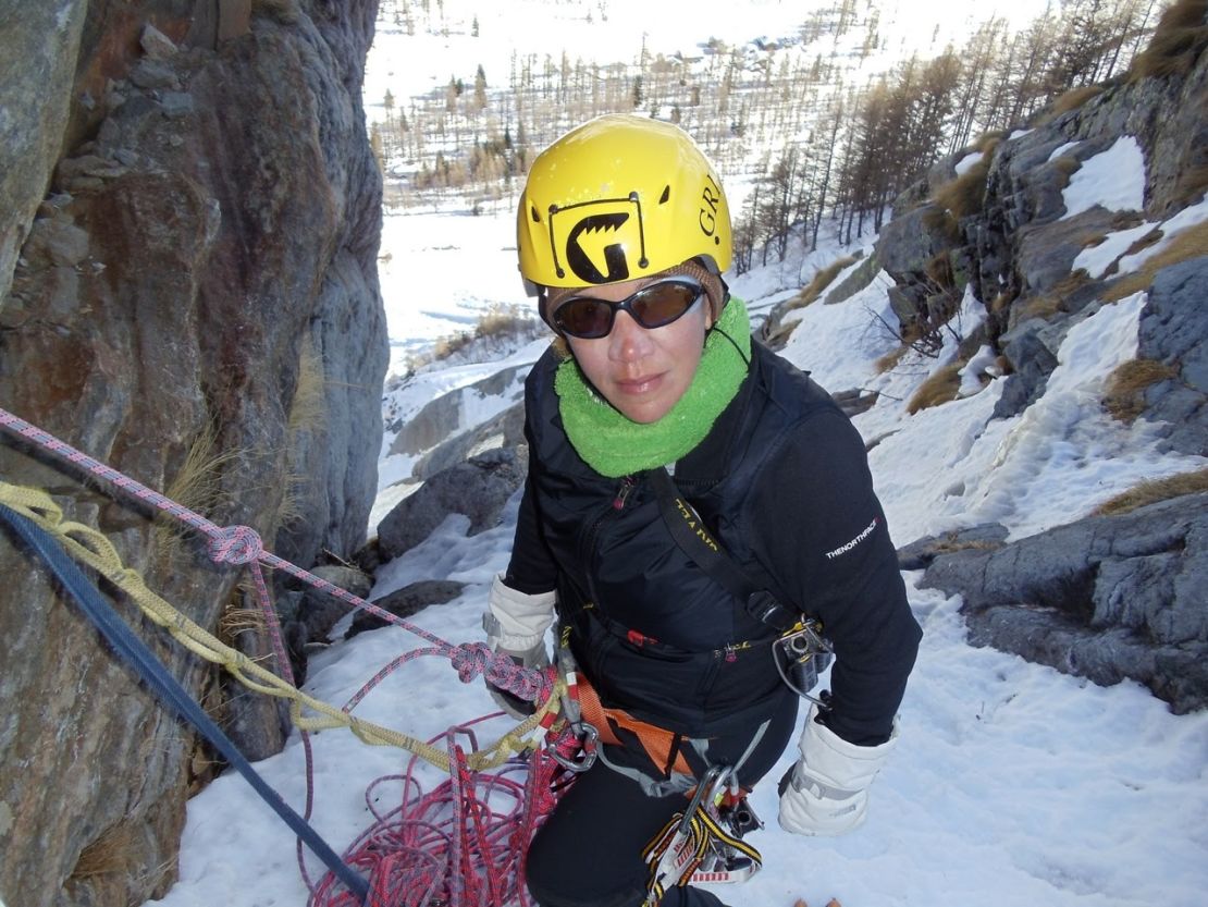 Weidlich eventually had to abandon her summit attempt. 