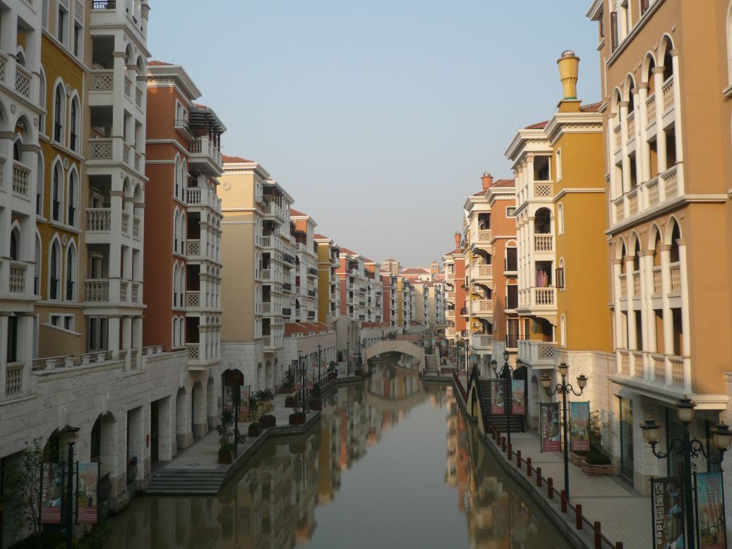 A quiet canal in Venice or an elaborate copycat version of the Italian city in Hangzhou, eastern China? It can often be difficult to tell -- although this is definitely the latter for any readers who can't be sure. <br /><br />Bosker goes even further than Hack on the history of architectural mimicry and states that the concept is more than 2,000 years old in China alone.<br /><br />"If you go back to the third century BC, we have these imperial rulers in pre-modern China recreating the architecture of the enemies they conquered," she said.<br /><br />"You look at the templates that China has opted to copy and its things like the White House or the Eiffel Tower. They are two symbols of western success, achievement and money."