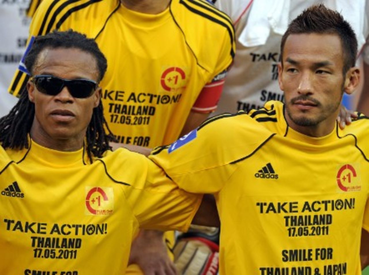 Nakata and Edgar Davids host a charity football match