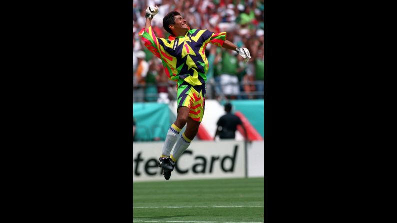 Mexico goalkeeper Jorge Campos played with distinction for "El Tri" at two World Cups, leaving his sartorial mark on both USA '94 and France '98. The Aztec-inspired number sported by Campos 16 years ago was impressive (more on that shortly), but arguably his finest fashion hour arrived four years earlier. This florescent assault on the senses worn by Campos in the U.S. was burned into the memories, and retinas, of football fans across the globe.<br />