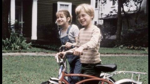 Macaulay Culkin and Anna Chlumsky
in 'My Girl' (1991)
