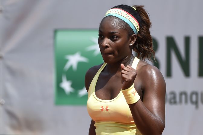Sloane Stephens reached the last 16 of a grand slam for the sixth straight time with a straight sets win over Ekaterina Makarova. She will play Halep in the fourth round.  