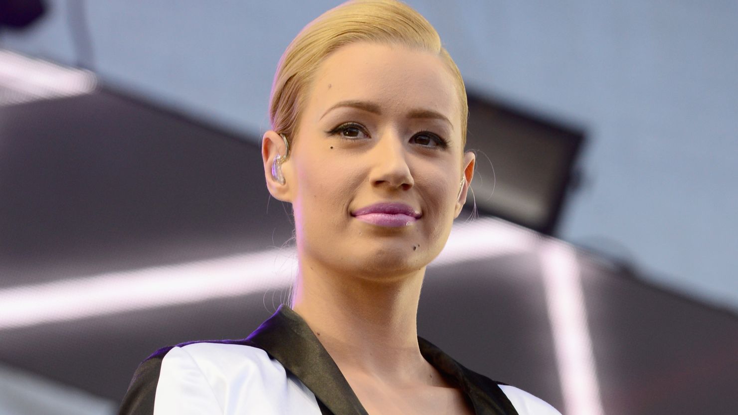 Iggy Azalea, who had the song of the summer in 2014 with her hit "Fancy," leads the 2014 American Music Awards nominees.
