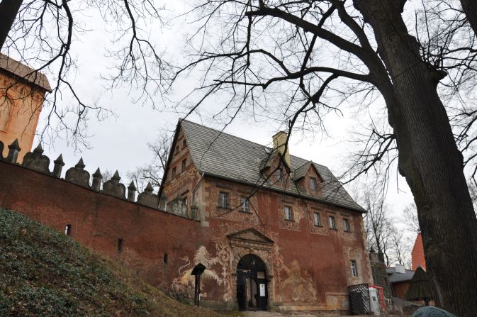 <strong>24. Hidden castles</strong> iReporter Ashmeet Singh said Poland's best attraction is its <a href="index.php?page=&url=http%3A%2F%2Fireport.cnn.com%2Fdocs%2FDOC-1139099">hidden castles</a>. Pictured here is Grodno castle near the city of Swidnica.