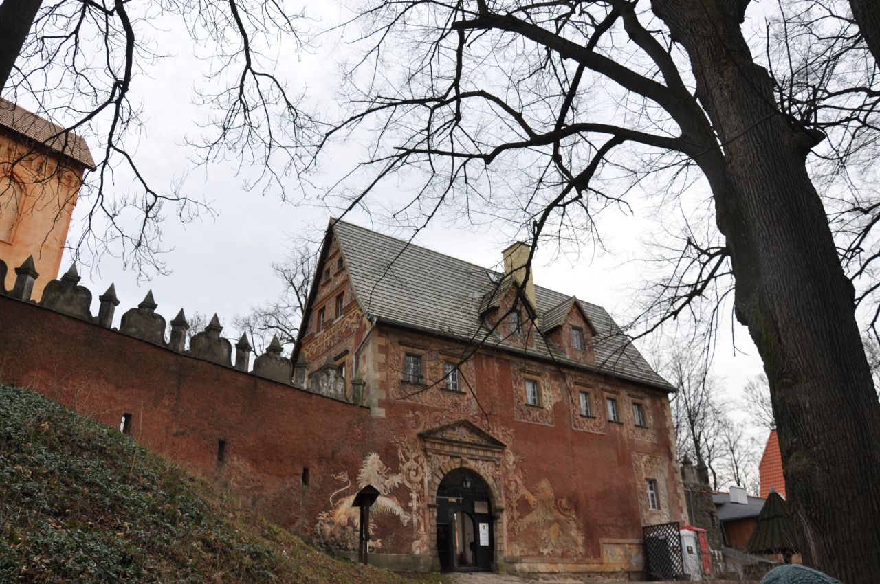 <strong>24. Hidden castles</strong> iReporter Ashmeet Singh said Poland's best attraction is its <a href="http://ireport.cnn.com/docs/DOC-1139099">hidden castles</a>. Pictured here is Grodno castle near the city of Swidnica.