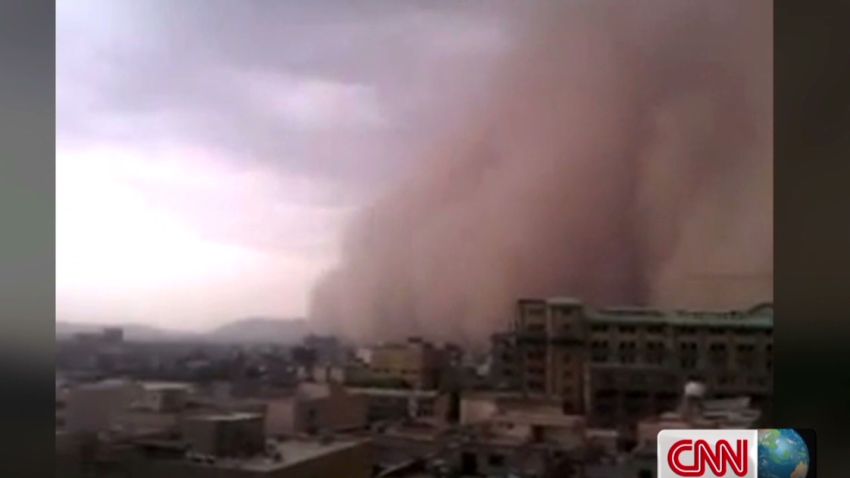 sot cnni tehran dust storm youtube _00003810.jpg