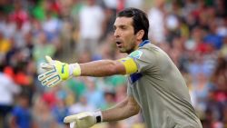 spc social spot kick gigi buffon_00001209.jpg