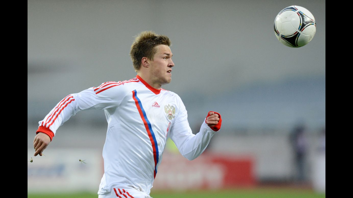 <strong>Maksim Kanunnikov (Russia):</strong> Boy, Fabio Capello better have this one right. The 22-year-old's first cap was last month, and his resume with three Russian clubs is mediocre. So why is he a player to watch? Because one has to wonder what Capello saw in Kanunnikov that convinced him to select him over the more talented Andrei Arshavin and Pavel Pogrebnyak. Will he break out or break down?